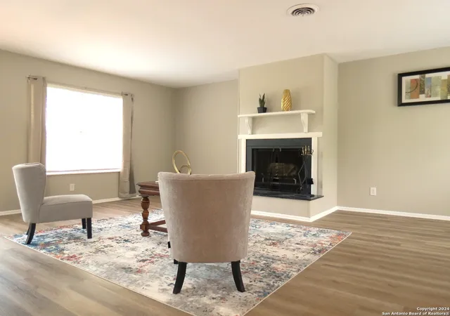 Photo 1 of Single family home for sale at 103 W Outer Dr, Canyon Lake, TX 78133 | MLS# 1769356 | Listing updated on 2026-08-24