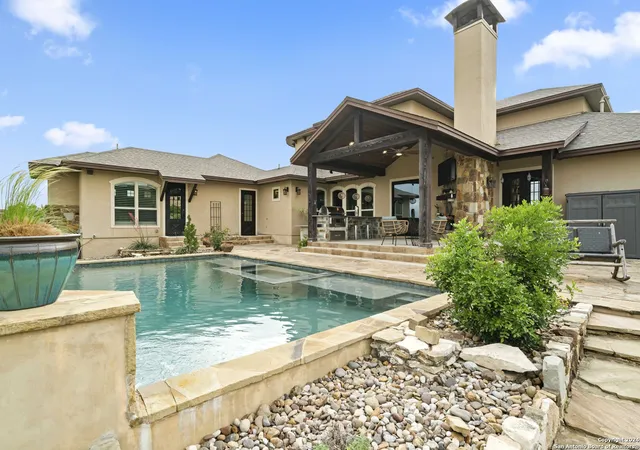 Photo 1 of Sale Pending at 189 Dry Bear Crk, New Braunfels, TX 78132 | MLS# 1770188 | Listing updated on 2026-02-14