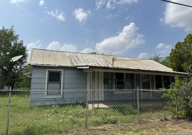 Photo 1 of Single family home for sale at 713 Hackberry, Cotulla, TX 78014 | MLS# 1770298 | Listing updated on 2025-02-27