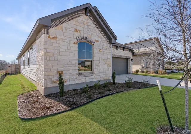 Photo 3 of Sale Pending at 929 Nolte Bend, Seguin, TX 78155 | MLS# 1770778 | Listing updated on 2025-09-23