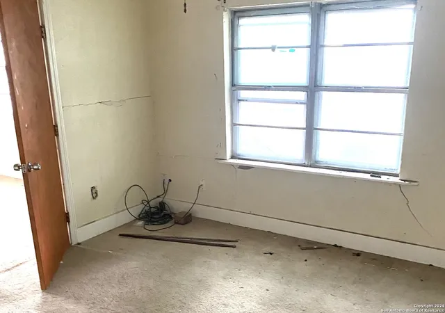 Photo 3 of Single family home for sale at 1326 Nw 23Rd St, San Antonio, TX 78207 | MLS# 1771101 | Listing updated on 2026-01-17