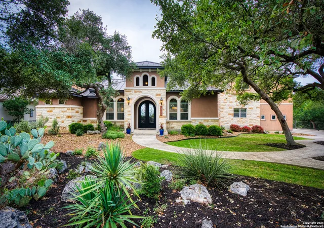 Photo 2 of Sale Pending at 7610 Ramble Rdg, San Antonio, TX 78266 | MLS# 1771145 | Listing updated on 2025-11-08