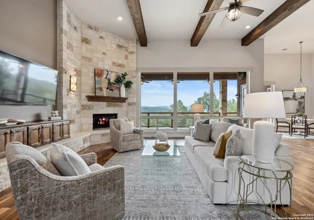 Photo 4 of Sale Pending at 7610 Ramble Rdg, San Antonio, TX 78266 | MLS# 1771145 | Listing updated on 2025-11-08
