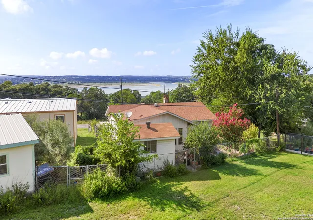 Photo 2 of Land for sale at 527 Canyon Edge, Canyon Lake, TX 78133 | MLS# 1772163 | Listing updated on 2025-06-08