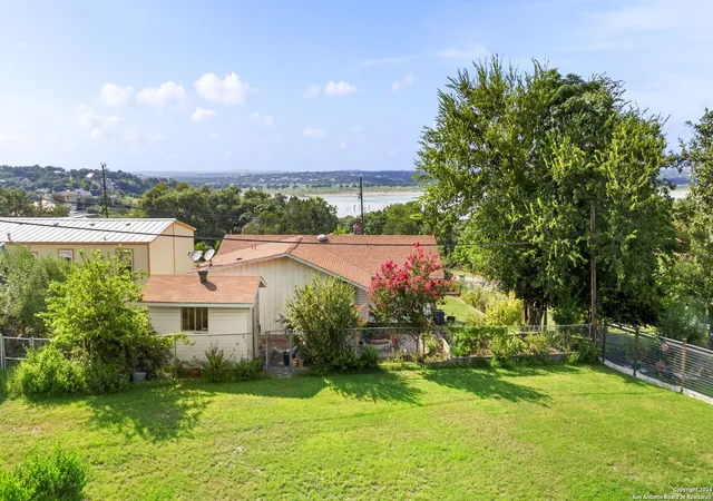 Photo 3 of Land for sale at 527 Canyon Edge, Canyon Lake, TX 78133 | MLS# 1772163 | Listing updated on 2025-06-08