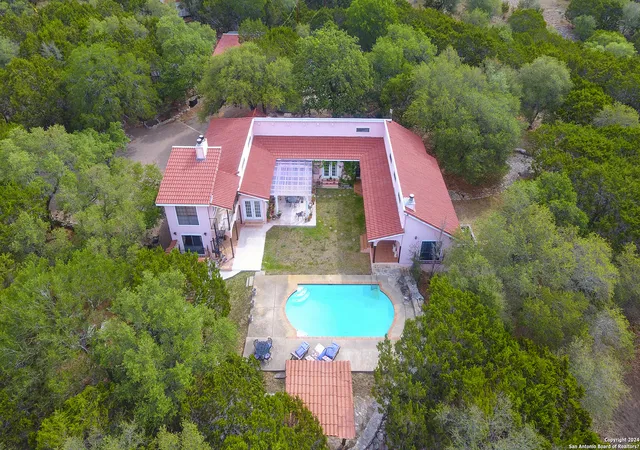 Photo 3 of Single family home for sale at 719 Cypress Bend Dr, Boerne, TX 78006 | MLS# 1773812 | Listing updated on 2026-08-09