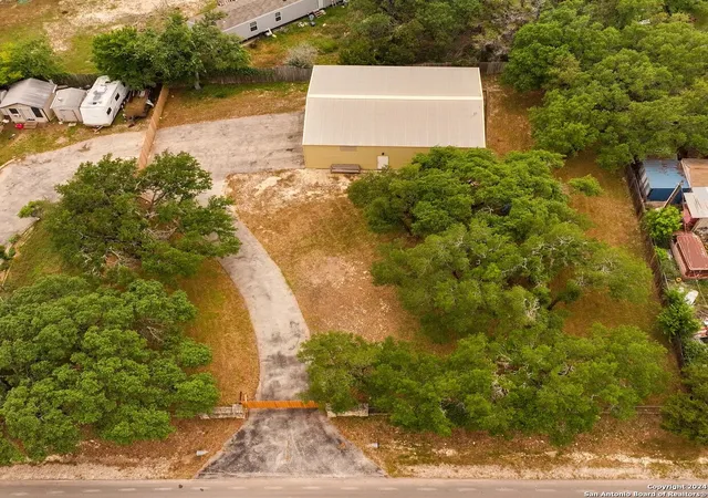 Photo 3 of Sale Pending at 610 Tamarack Dr, Canyon Lake, TX 78133 | MLS# 1774477 | Listing updated on 2026-08-15
