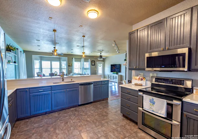 Photo 2 of Single family home for sale at 140 Twin Springs Rd N, Kerrville, TX 78028 | MLS# 1774539 | Listing updated on 2026-10-06