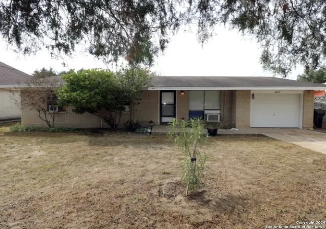 Homes for sale in Zapata, TX | 1603 1st, Zapata, TX 78076 | MLS# 1776747