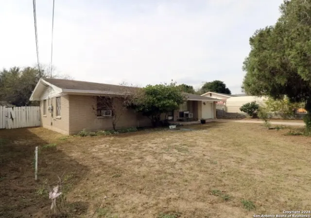 Homes for sale in Zapata, TX | 1603 1st, Zapata, TX 78076 | MLS# 1776747