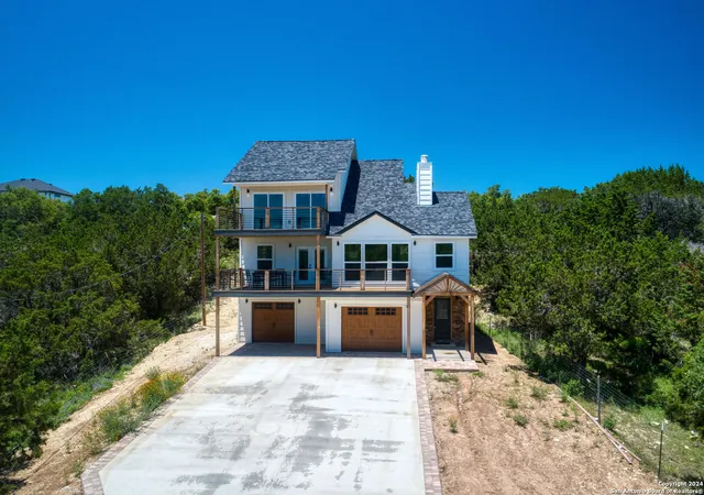 Photo 1 of Single family home for sale at 739 Lakebreeze Dr, Canyon Lake, TX 78133 | MLS# 1778366 | Listing updated on 2025-09-02