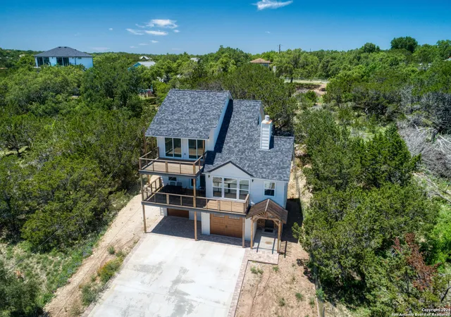 Photo 1 of Single family home for sale at 739 Lakebreeze Dr, Canyon Lake, TX 78133 | MLS# 1778366 | Listing updated on 2025-09-02
