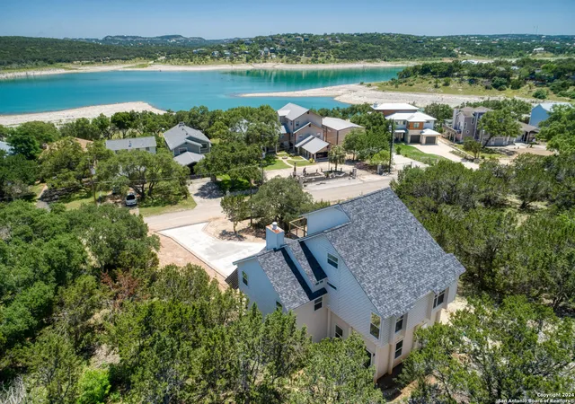 Photo 2 of Single family home for sale at 739 Lakebreeze Dr, Canyon Lake, TX 78133 | MLS# 1778366 | Listing updated on 2025-09-02