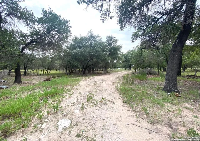 4th image of 1550 E Hickory Ln, San Antonio, TX 78264 | MLS# 1778696