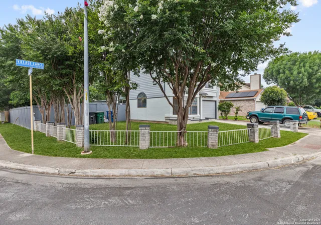Photo 3 of Single family home for sale at 9302 Village Lance, San Antonio, TX 78250 | MLS# 1778736 | Listing updated on 2025-11-21