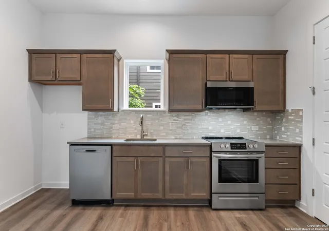 Listing Photo 5 - Condo for sale in building located at 323 Howard St, San Antonio, TX 78212 - Unit #1