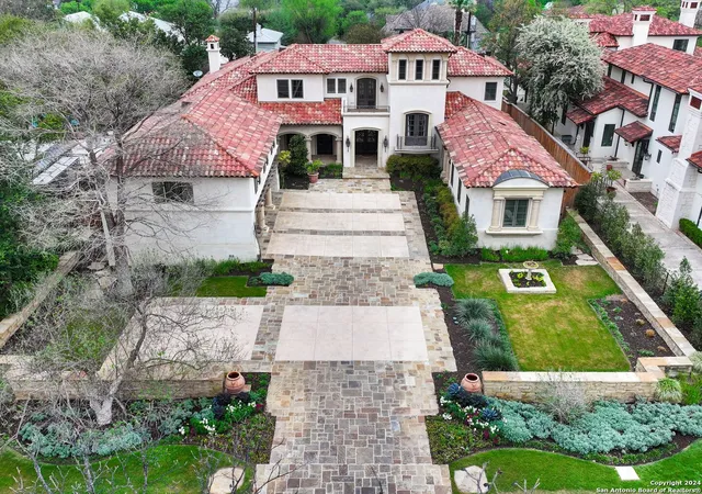 Photo 2 of Mansion for sale at 209 Terrell Rd, San Antonio, TX 78209 | MLS# 1780980 | Listing updated on 2025-08-30