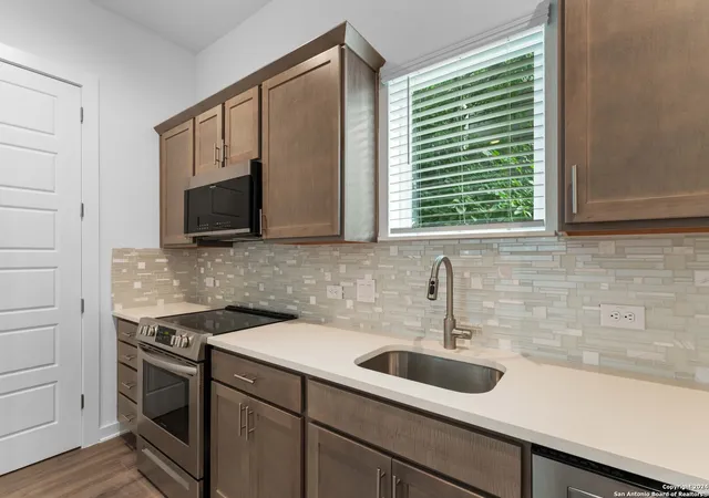 Photo 4 of Condo for sale at 319 Howard St #3, San Antonio, TX 78212 | MLS# 1781788 | Listing updated on 2026-03-03