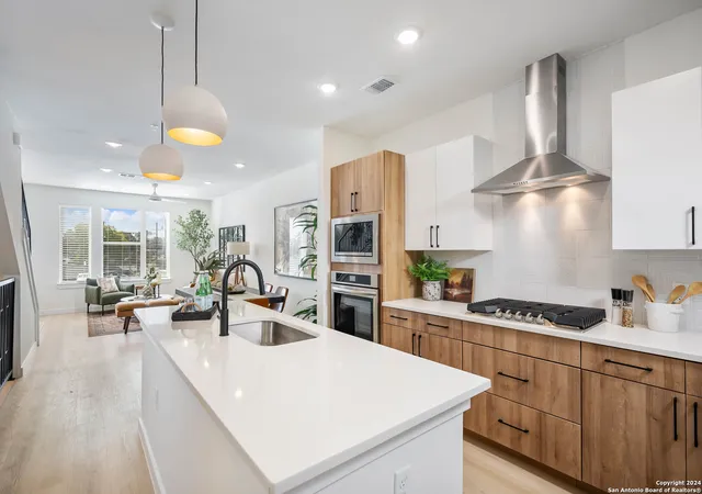 Photo 1 of Single family home for sale at 719 E Locust St #4102, San Antonio, TX 78212 | MLS# 1783707 | Listing updated on 2026-06-08