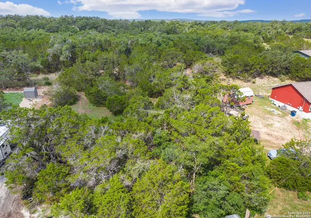 3rd image of 1050 Deer Run Pass, Canyon Lake, TX 78133 | MLS# 1785072