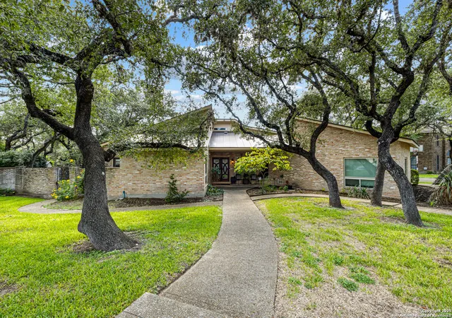 Photo 2 of Sale Pending at 13113 Hunters Ledge, San Antonio, TX 78230 | MLS# 1785263 | Listing updated on 2025-09-30