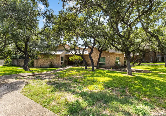 Photo 3 of Sale Pending at 13113 Hunters Ledge, San Antonio, TX 78230 | MLS# 1785263 | Listing updated on 2025-09-30