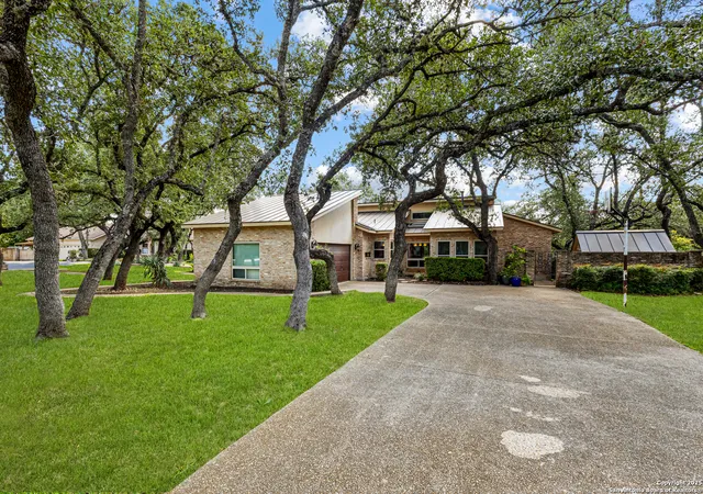 Photo 4 of Sale Pending at 13113 Hunters Ledge, San Antonio, TX 78230 | MLS# 1785263 | Listing updated on 2025-09-30