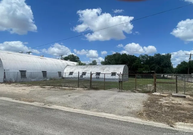 Photo 3 of Land for sale at 1905 Avenue R, Hondo, TX 78861 | MLS# 1786220 | Listing updated on 2026-06-23