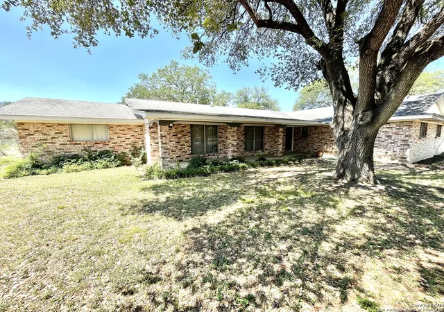Photo 2 of Sale Pending at 1302 22nd Street, Hondo, TX 78861 | MLS# 1786713 | Listing updated on 2025-10-15