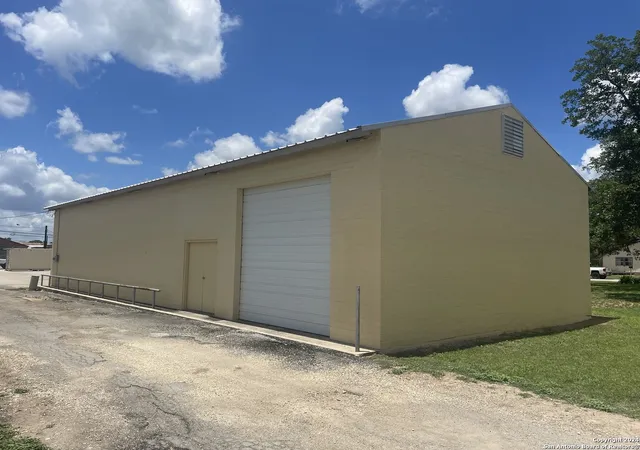 Photo 1 of Land for sale at 1205 16th St, Hondo, TX 78861 | MLS# 1787275 | Listing updated on 2025-06-24