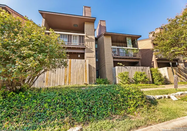 Photo 2 of Condo for sale at 8655 Datapoint Dr #212, San Antonio, TX 78229 | MLS# 1787645 | Listing updated on 2025-11-24