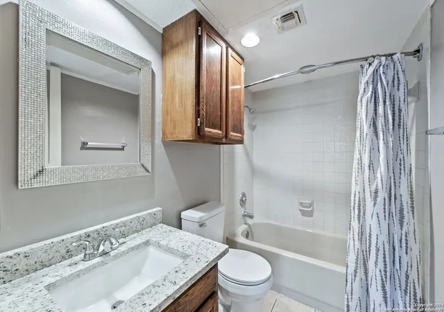 Photo 4 of Condo for sale at 8655 Datapoint Dr #212, San Antonio, TX 78229 | MLS# 1787645 | Listing updated on 2025-11-24