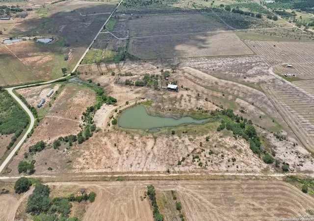 Photo 4 of House for sale at 253 County Road 135, Floresville, TX 78114 | MLS# 1788466 | Listing updated on 2026-07-31