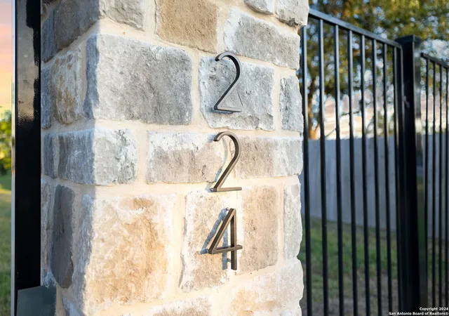 5th image of 224 Alves Ln, New Braunfels, TX 78130