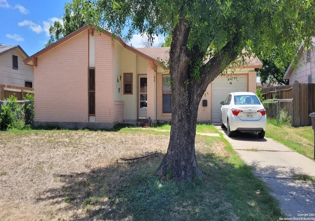 Photo 2 of Sale Pending at 5810 Woodhill, San Antonio, TX 78218 | MLS# 1790480 | Listing updated on 2026-01-26
