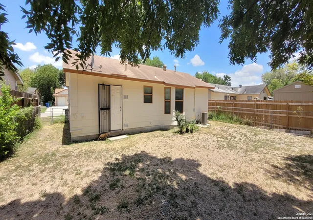 Photo 3 of Sale Pending at 5810 Woodhill, San Antonio, TX 78218 | MLS# 1790480 | Listing updated on 2026-01-26