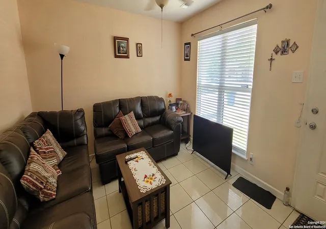 Photo 4 of Sale Pending at 5810 Woodhill, San Antonio, TX 78218 | MLS# 1790480 | Listing updated on 2026-01-26