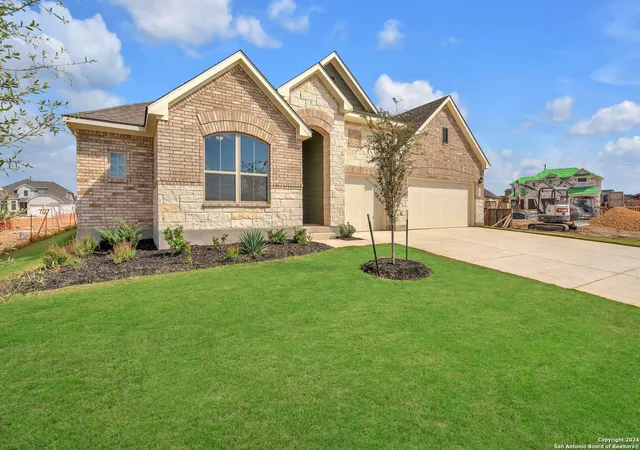 Photo 3 of Single family home for sale at 213 Fillmore Falls, Cibolo, TX 78108 | MLS# 1791243 | Listing updated on 2025-09-30