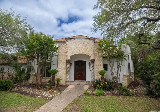 Photo 3 of Single family home for sale at 22 Royal Gardens Dr, San Antonio, TX 78248 | MLS# 1792372 | Listing updated on 2026-06-14