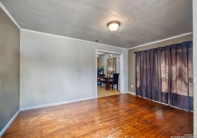Photo 3 of Single family home for sale at 111 E Leona St, Uvalde, TX 78801 | MLS# 1792610 | Listing updated on 2025-08-29