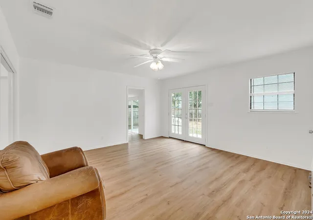 Photo 2 of Single family home for sale at 2006 Edison Dr, San Antonio, TX 78201 | MLS# 1792786 | Listing updated on 2025-01-25