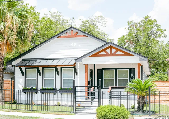 Photo 1 of Single family home for sale at 1215 Lamar St, San Antonio, TX 78202 | MLS# 1792795 | Listing updated on 2025-12-15