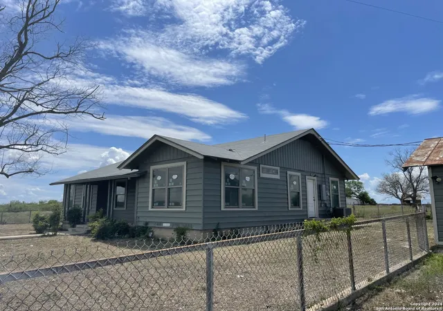 3rd image of 6220 Fm 2676, Hondo, TX 78861 | MLS# 1795502