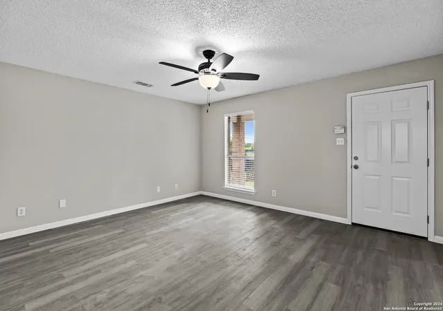 Photo 3 of Single family home for sale at 430 S Acme Rd, San Antonio, TX 78237 | MLS# 1796046 | Listing updated on 2025-06-23