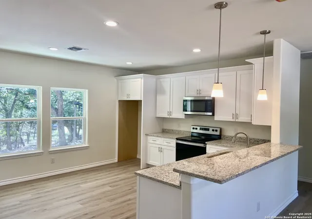 Photo 3 of Single family home for sale at 1929 Desiree St, Canyon Lake, TX 78133 | MLS# 1796474 | Listing updated on 2025-08-20