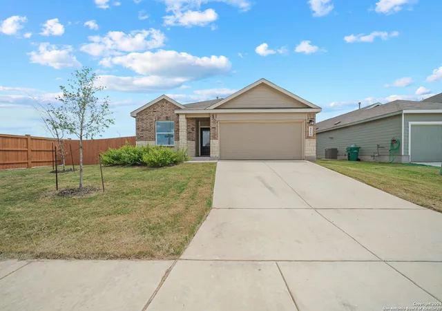 Photo 4 of Single family home for sale at 4554 Martin Way, San Antonio, TX 78222 | MLS# 1798392 | Listing updated on 2026-04-21