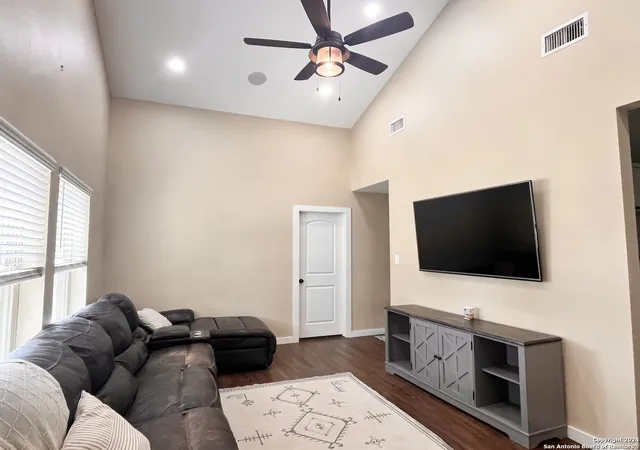 Photo 3 of Single family home for sale at 448 Melody, Uvalde, TX 78801 | MLS# 1800515 | Listing updated on 2025-10-25
