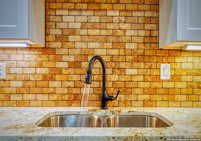 Photo 4 of Single family home for sale at 448 Melody, Uvalde, TX 78801 | MLS# 1800515 | Listing updated on 2025-10-25