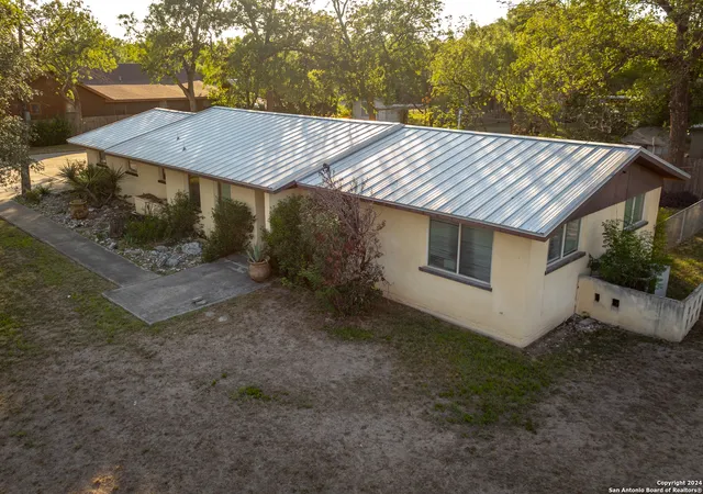 3rd image of 1112 Garner Field Rd, Uvalde, TX 78801 | MLS# 1800684