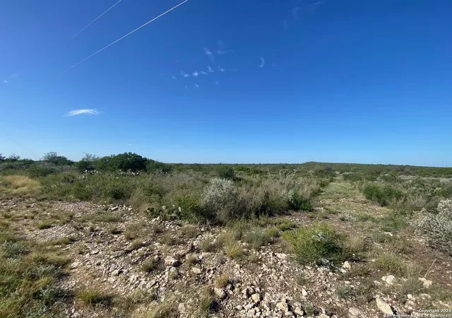 3rd image of 153 Legend Hills Rd, Uvalde, TX 78801 | MLS# 1800758